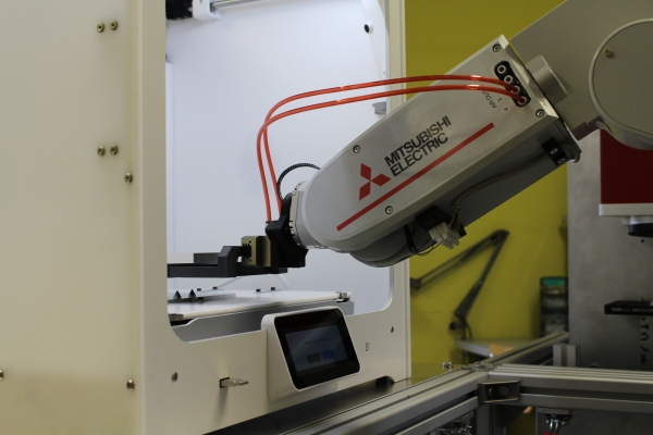 Piattaforma per produzione di dispositivi microfluidici
